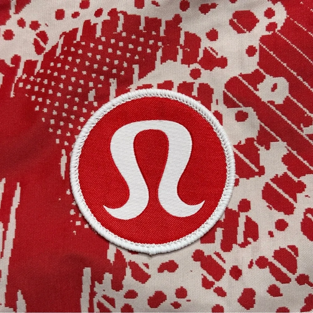 Lululemon 2024 Olympic Team Canada Convertible Jacket - Picture 3 of 9